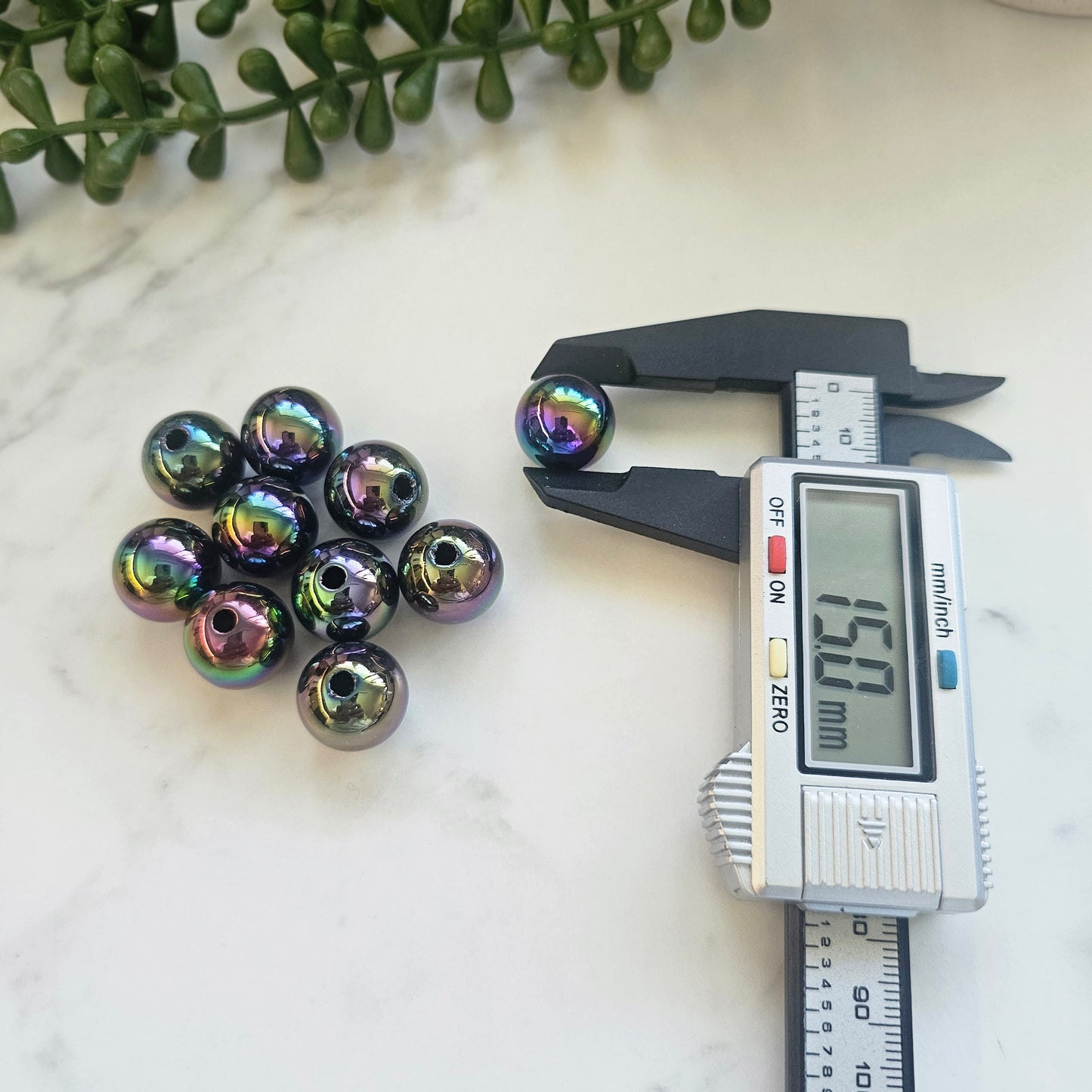15mm oil slick acrylic beads (pack of 10)